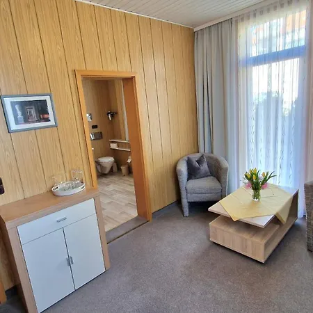 Pensionat Am Kirschberg 3*